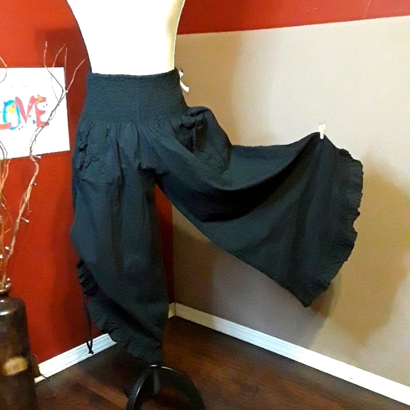 Gift Sold August 2023 Chic Ethos LA Capris - Picture 2 of 13